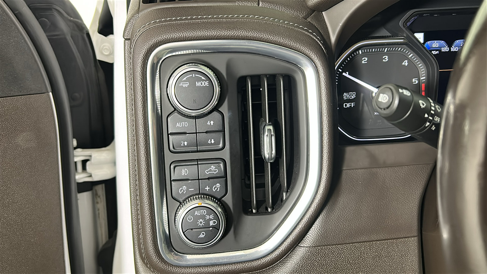 Used 2021 GMC Sierra 1500 Denali w/ Driver Alert Package II AWD/4WD image 24