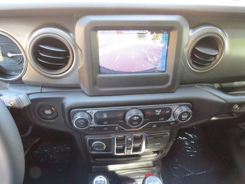 New 2023 Jeep Wrangler Unlimited image 20