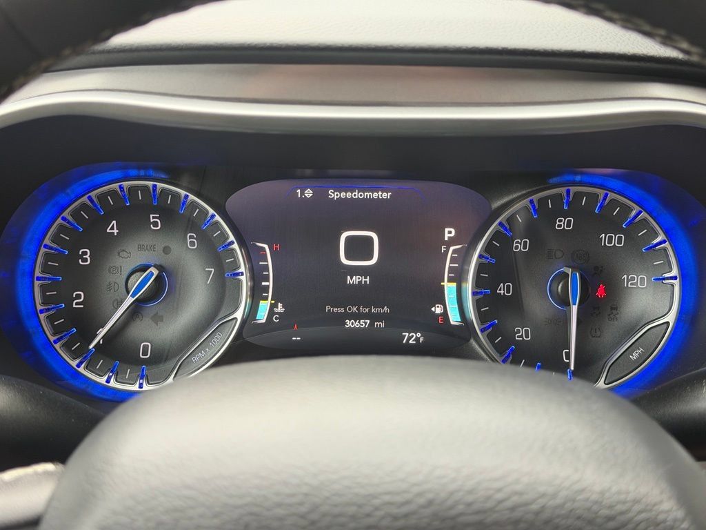 Used 2025 Chrysler Pacifica Select FWD image 20