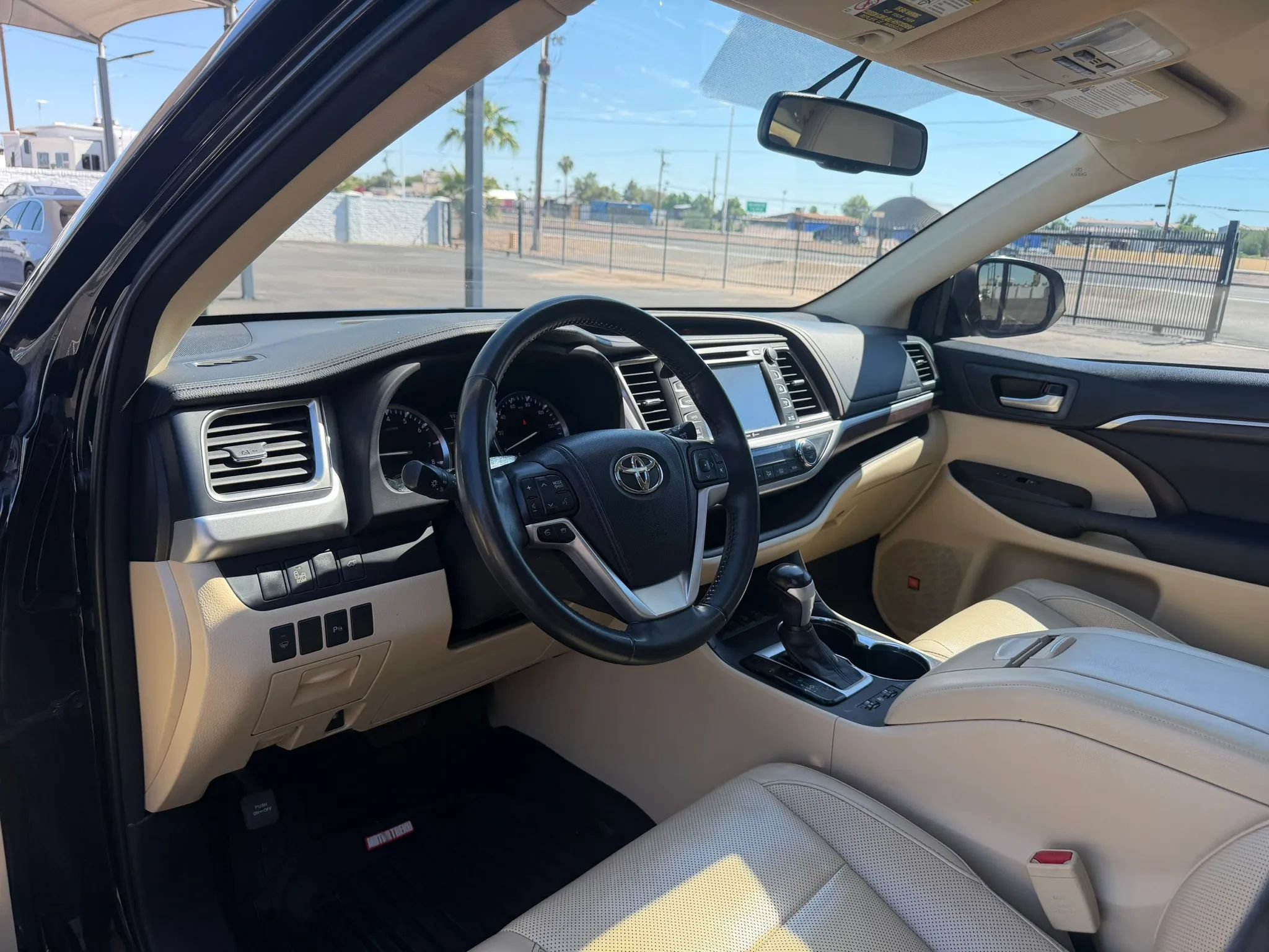 Used 2015 Toyota Highlander Limited AWD/4WD image 18