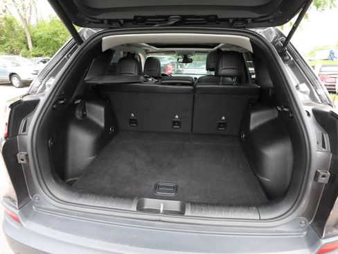 Used 2019 Jeep Cherokee Latitude Plus AWD/4WD image 13