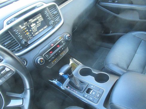 Used 2019 Kia Sorento EX image 32