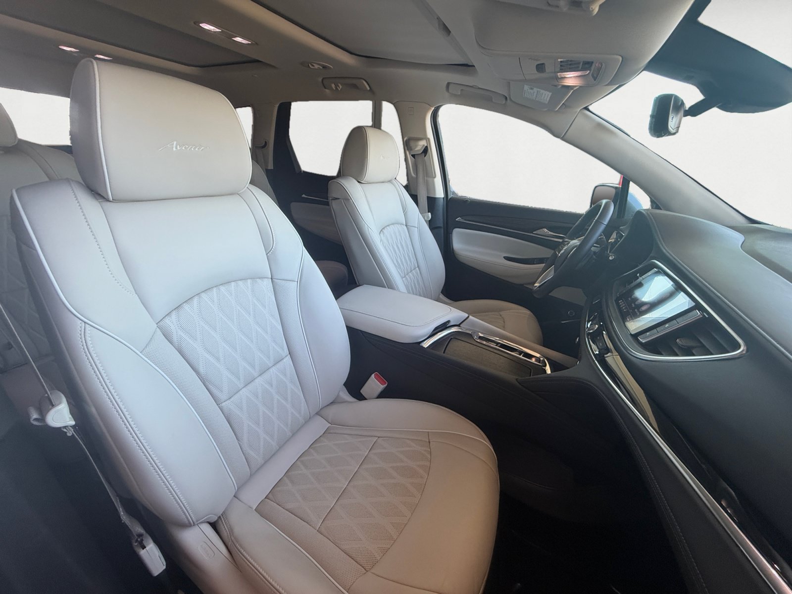 Used 2023 Buick Enclave Avenir w/ Avenir Technology Package FWD image 15