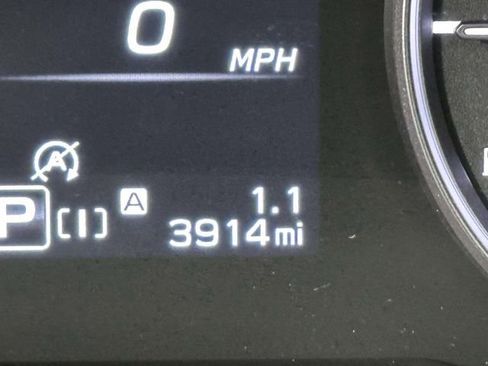 Used 2025 Subaru Forester Premium image 2