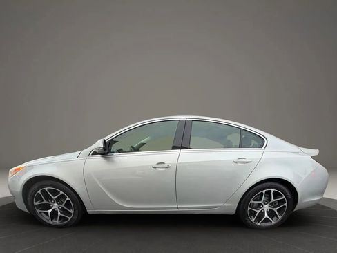 Used 2017 Buick Regal Sport Touring image 8