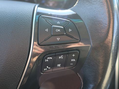 Used 2017 Ford Explorer Platinum image 18