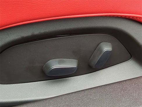 Used 2023 Chevrolet Corvette Stingray Convertible w/ 1LT image 18