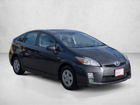 Used 2011 Toyota Prius Three image 3