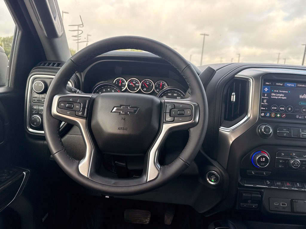 Used 2022 Chevrolet Silverado 1500 LT Trail Boss w/ Convenience Package II AWD/4WD image 12