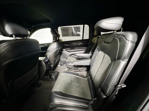 Used 2021 Jeep Grand Cherokee L Laredo image 29