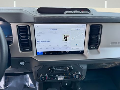 Used 2025 Ford Bronco Outer Banks AWD/4WD image 26