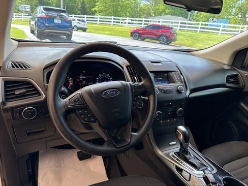 Used 2016 Ford Edge SE image 17