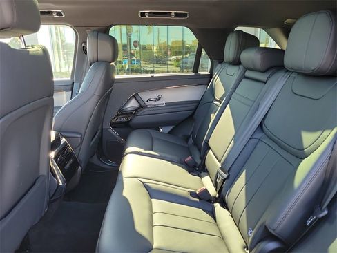 Certified 2025 Land Rover Range Rover Sport SE image 16