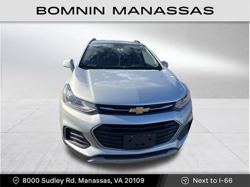 Used 2020 Chevrolet Trax LT w/ LT Convenience Package image 4