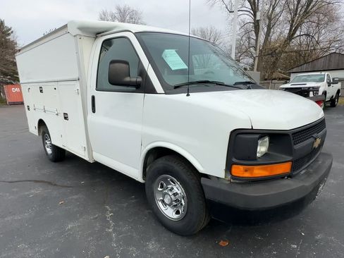 Used 2014 Chevrolet Express 3500 image 2