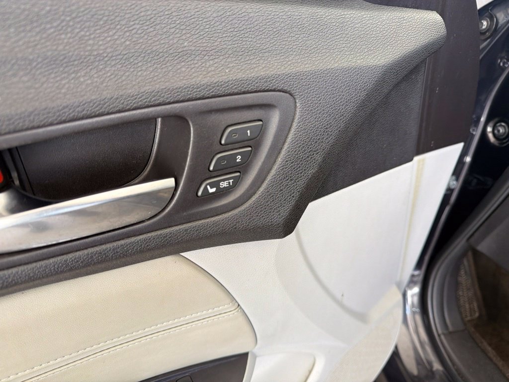 Used 2015 Acura TLX w/ Technology Package FWD image 14