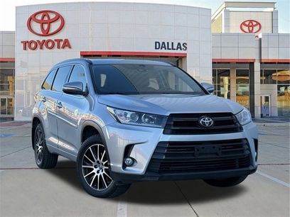 Used 2017 Toyota Highlander SE