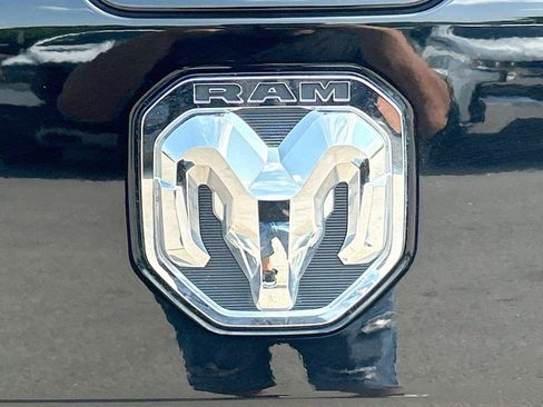 Used 2022 RAM 1500 Laramie AWD/4WD image 12