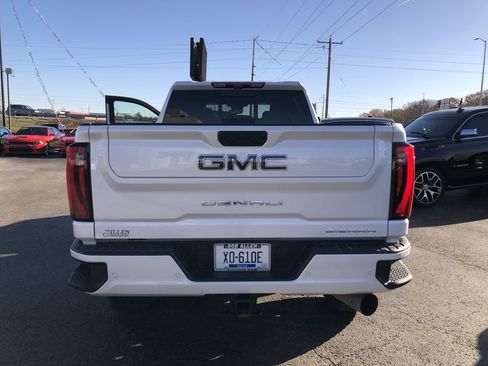 Used 2025 GMC Sierra 2500 Denali Ultimate image 10