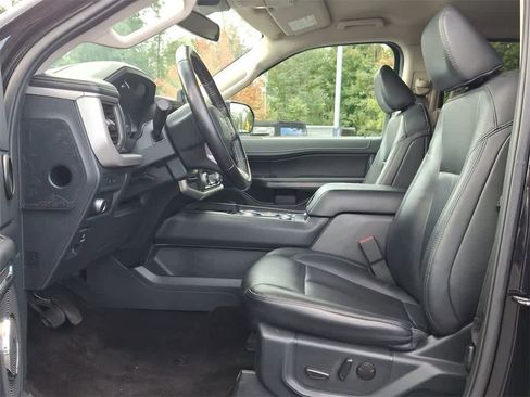 Used 2022 Ford Expedition Max XLT w/ Livery Package image 17