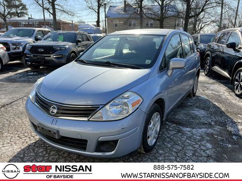 Used 2011 Nissan Versa 1.8 S image 3