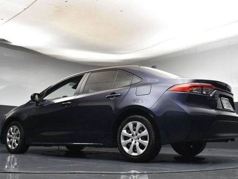 Used 2023 Toyota Corolla LE image 33