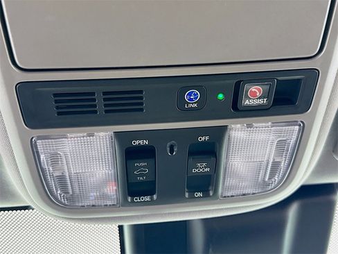 Used 2018 Honda Odyssey Touring image 19