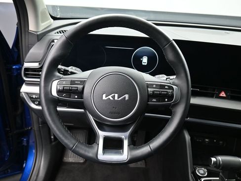 Used 2025 Kia Sportage SX image 16