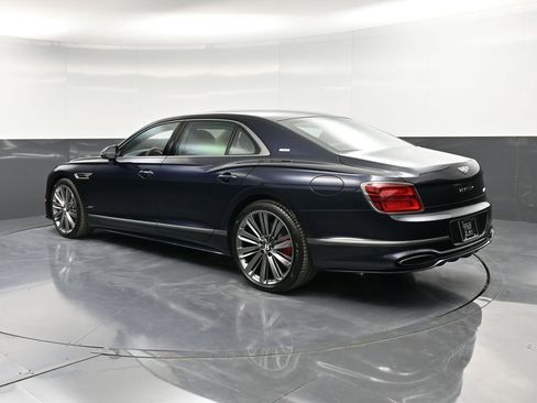 Used 2025 Bentley Flying Spur Plug-In Hybrid image 3