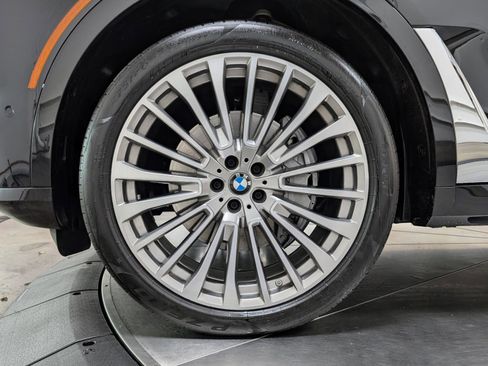 Used 2023 BMW X7 xDrive40i w/ Premium Package image 12