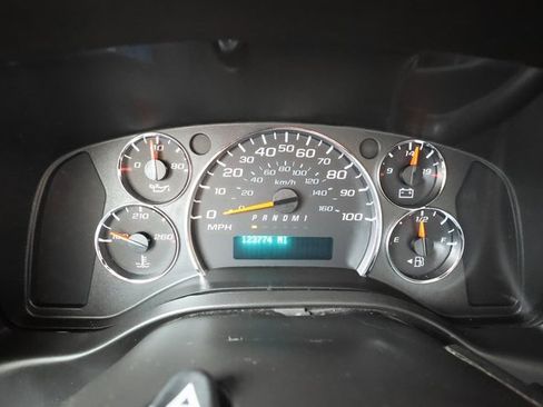 Used 2015 Chevrolet Express 3500 Extended image 9