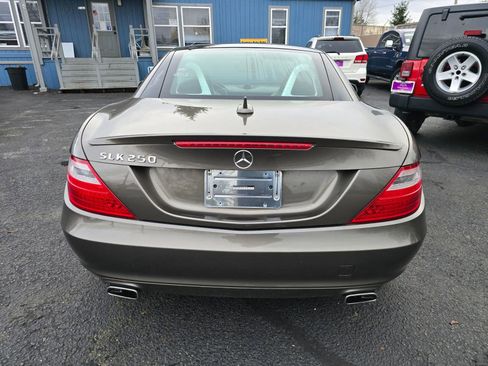 Used 2013 Mercedes-Benz SLK 250 image 4