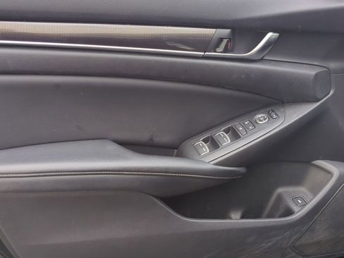 Used 2018 Honda Accord Sport image 12