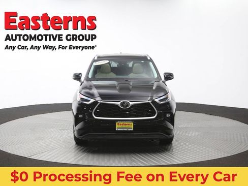 Used 2021 Toyota Highlander XLE AWD/4WD image 54