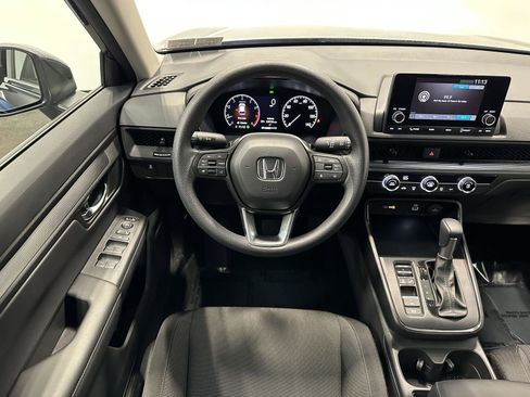 Certified 2025 Honda CR-V LX image 19