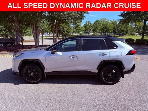 Used 2023 Toyota RAV4 XSE AWD/4WD image 4
