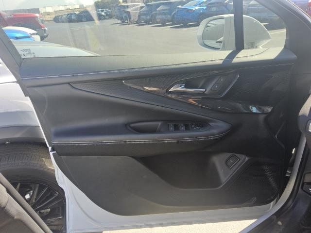 Used 2024 Chevrolet Blazer EV LT AWD/4WD image 6