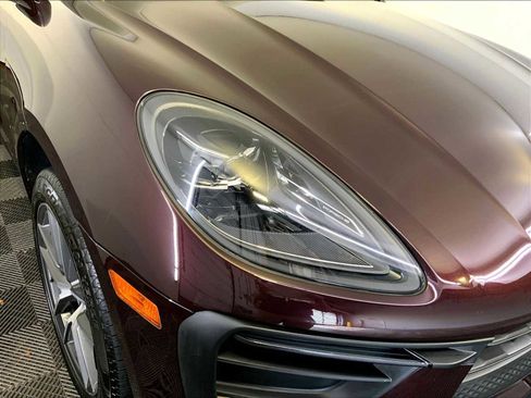 Certified 2024 Porsche Macan w/ Premium Plus Package AWD/4WD image 12