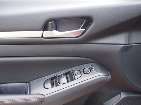 New 2026 Nissan Altima 2.5 SR FWD image 17