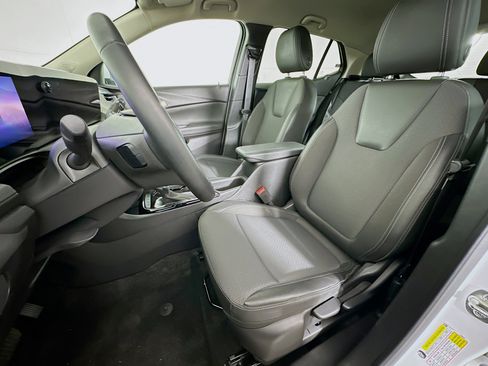 Used 2025 Buick Encore GX Preferred image 13