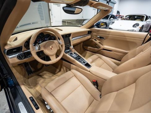 Used 2014 Porsche 911 Carrera 4 AWD/4WD image 21