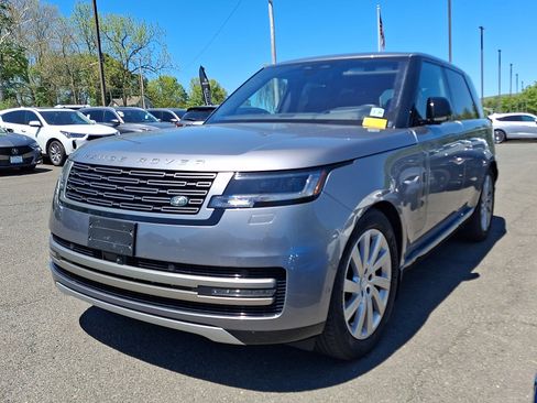Used 2023 Land Rover Range Rover SE AWD/4WD image 3