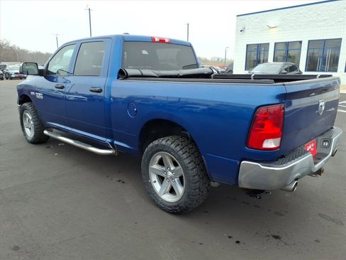 Used 2017 RAM 1500 ST w/ SXT Appearance Group image 3