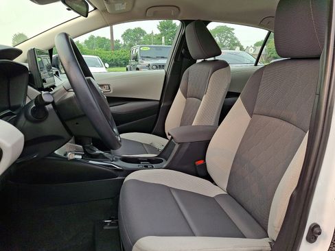 Used 2024 Toyota Corolla LE FWD image 13
