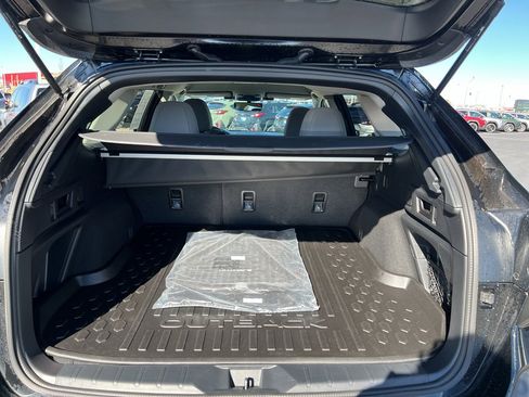Used 2025 Subaru Outback Premium w/ Popular Package #1A image 24