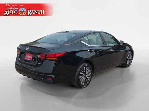 Used 2025 Nissan Altima 2.5 SV AWD/4WD image 5
