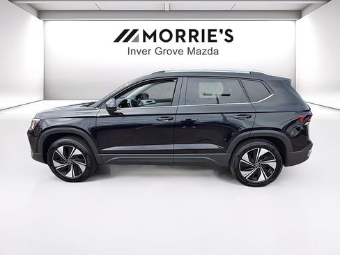 Used 2025 Volkswagen Taos SE AWD/4WD image 8