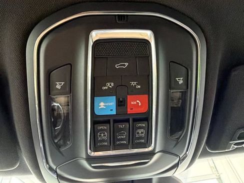 Used 2024 Jeep Grand Cherokee Limited w/ Luxury Tech Group II AWD/4WD image 31