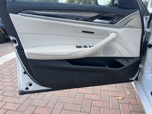 Used 2020 BMW 530i w/ Convenience Package RWD image 14
