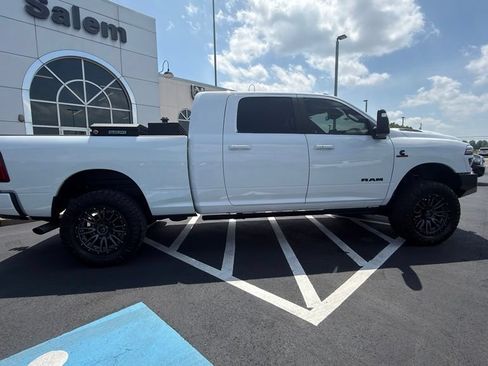 Used 2025 RAM 2500 Laramie AWD/4WD image 17